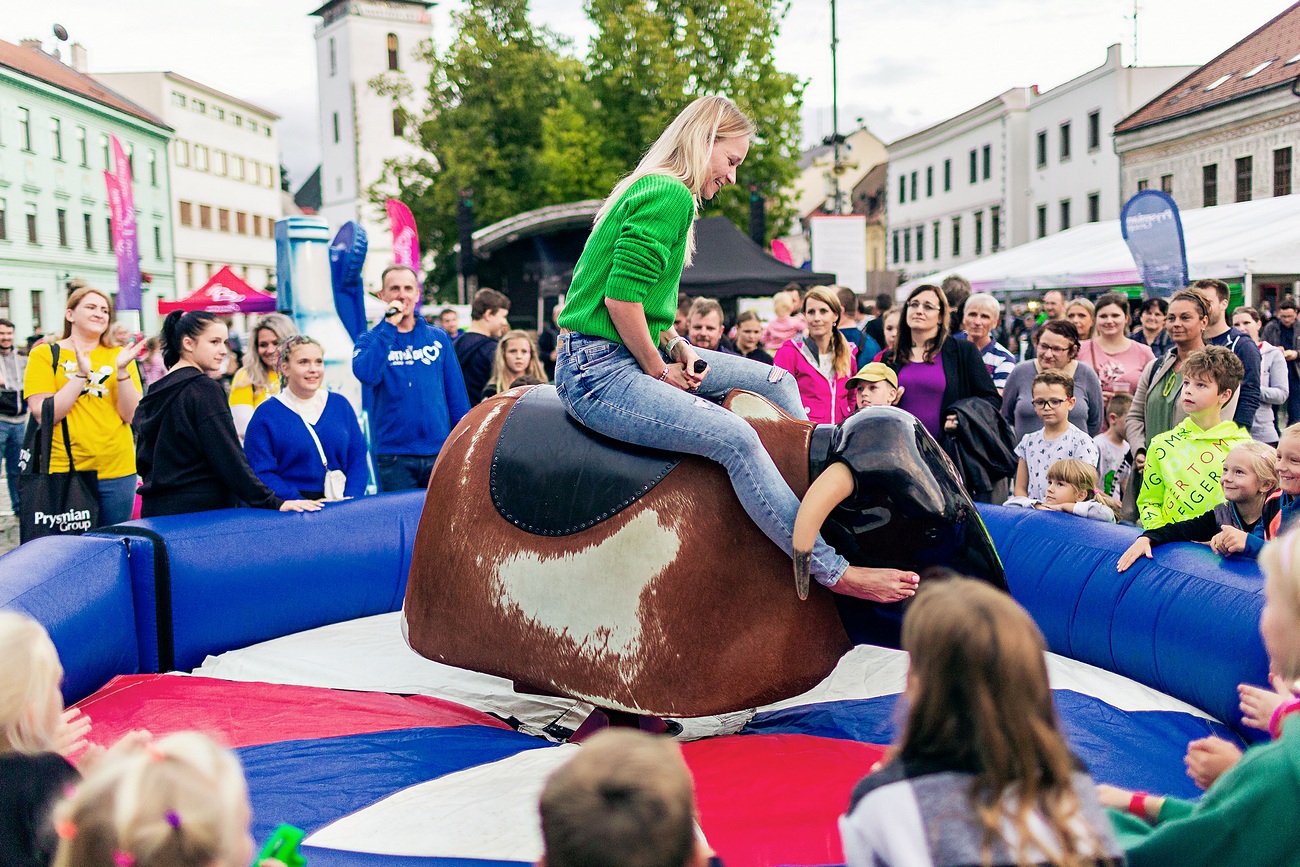Oslavy na náměstí ve Velkém Meziříčí