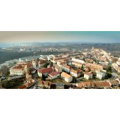 Netradiční pohled na školu z dronu